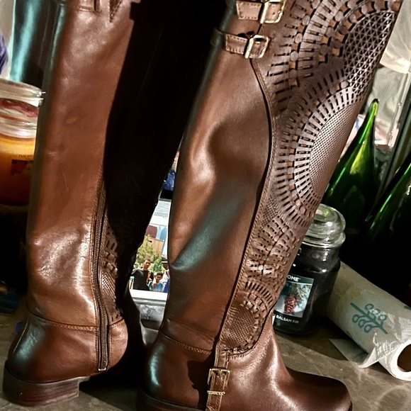 Size 5.5M Gianni Bini knee high laser cut riding style boots - Picture 3 of 9